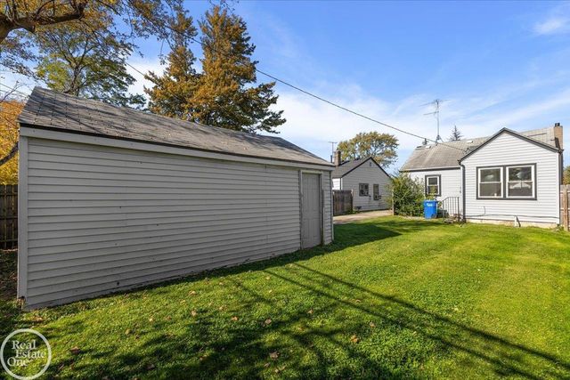 13824 Hobart Avenue, Warren, MI 48089