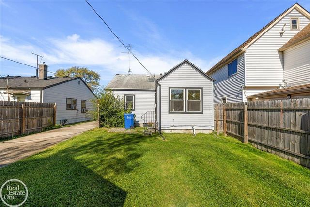 13824 Hobart Avenue, Warren, MI 48089