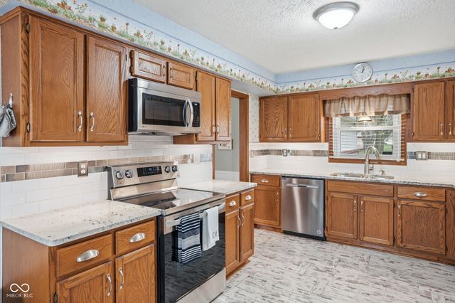 8036 Bittern Lane, Indianapolis, IN 46256