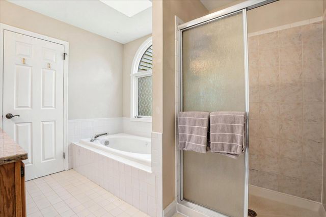 1604 E GENERAL HOWE DR, Phoenixville, PA 19460