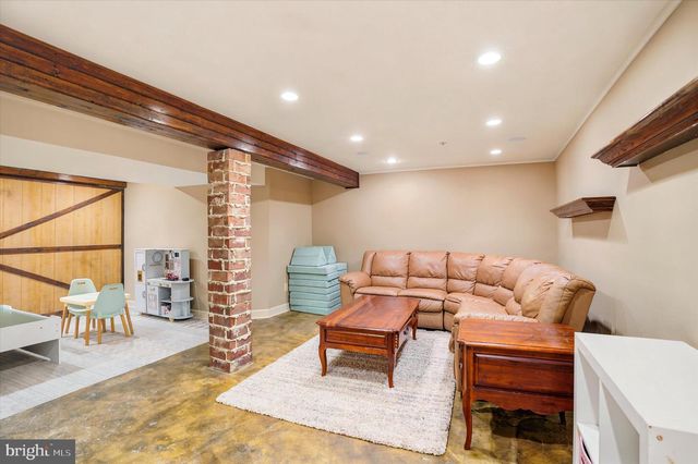 1604 E GENERAL HOWE DR, Phoenixville, PA 19460