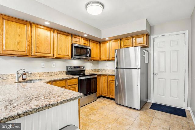 1604 E GENERAL HOWE DR, Phoenixville, PA 19460