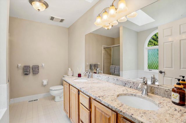 1604 E GENERAL HOWE DR, Phoenixville, PA 19460