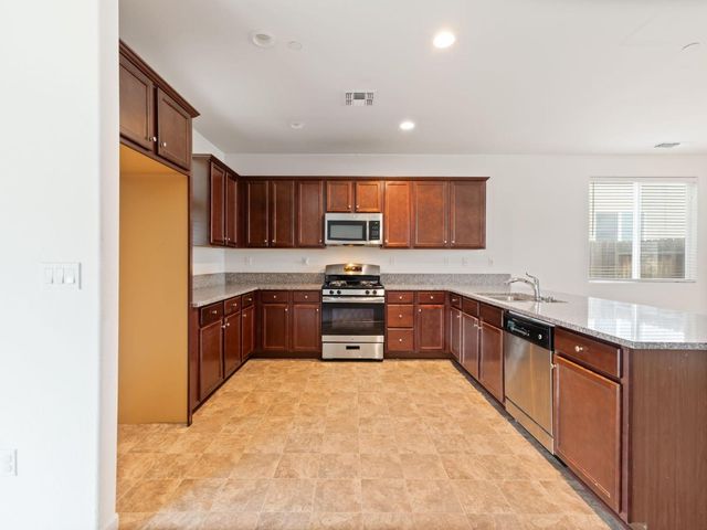 101 Rancho Mirage Road, Madera, CA 93638