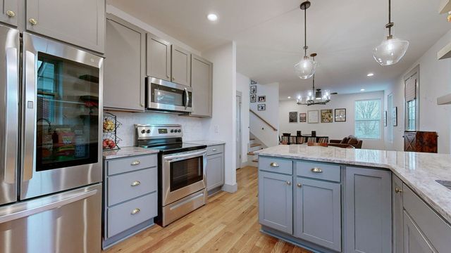 2726 Mailan Dr, Nashville, TN 37206