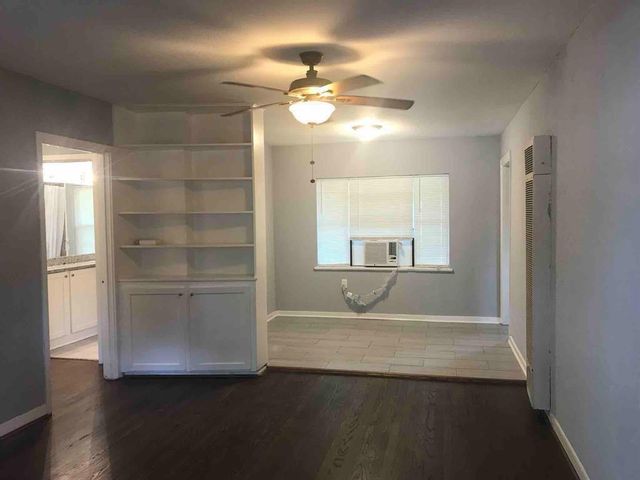 943 W 43rd Street, Houston, TX 77018