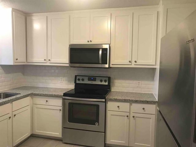 943 W 43rd Street, Houston, TX 77018