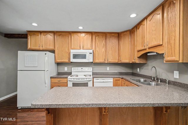 553 Bays View Road, Kingsport, TN 37660