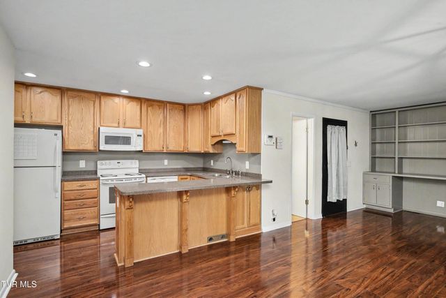 553 Bays View Road, Kingsport, TN 37660