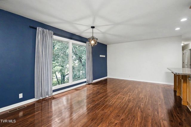 553 Bays View Road, Kingsport, TN 37660