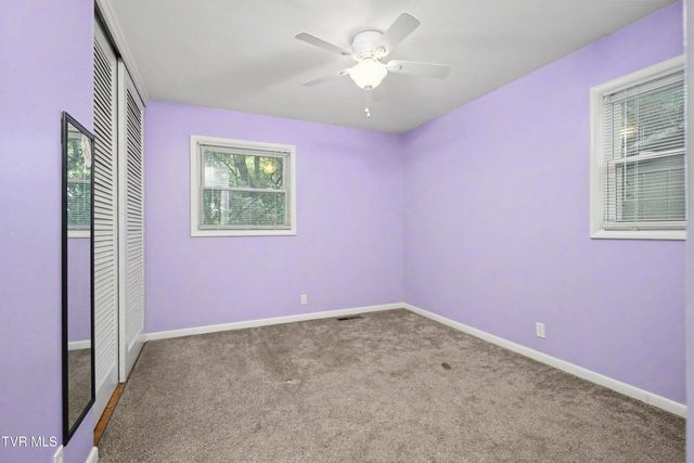 553 Bays View Road, Kingsport, TN 37660