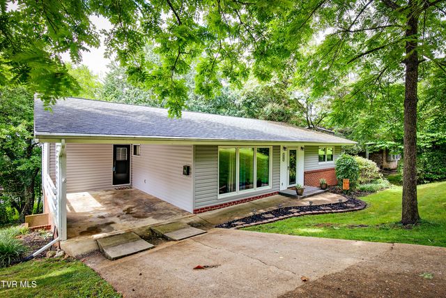 553 Bays View Road, Kingsport, TN 37660