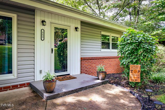 553 Bays View Road, Kingsport, TN 37660