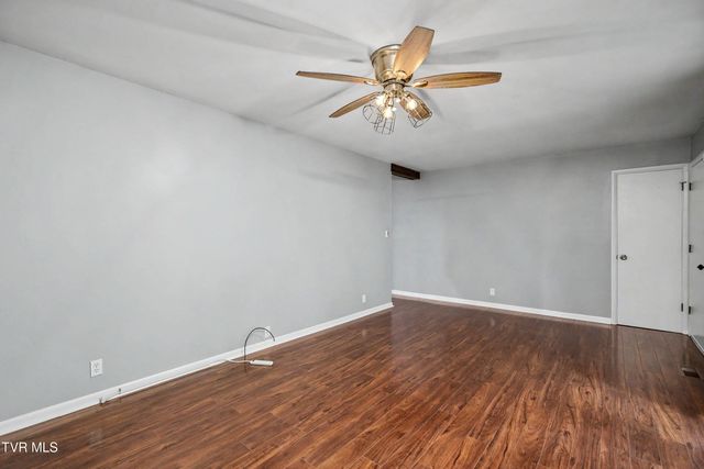553 Bays View Road, Kingsport, TN 37660