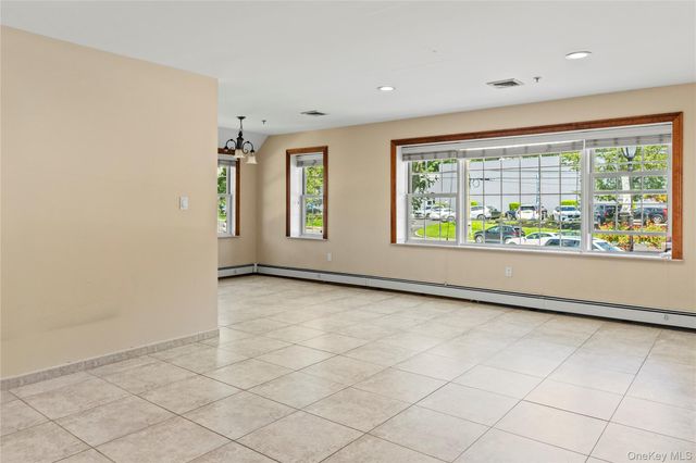 72 Cedar Swamp Road 3, Glen Cove, NY 11542