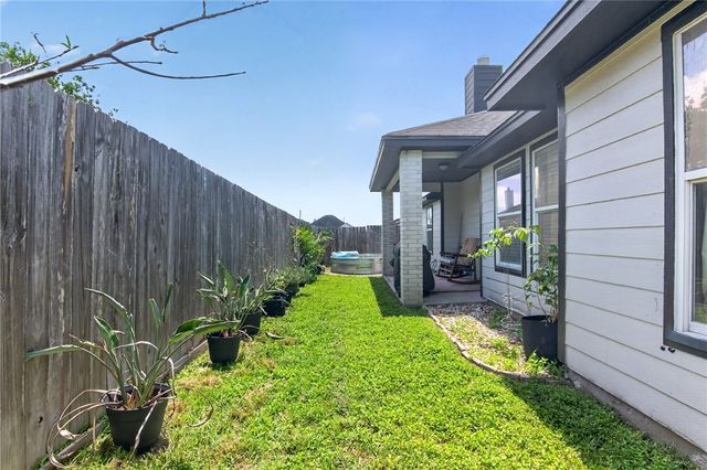 6906 Windy Cove Cir, Corpus Christi, TX 78414