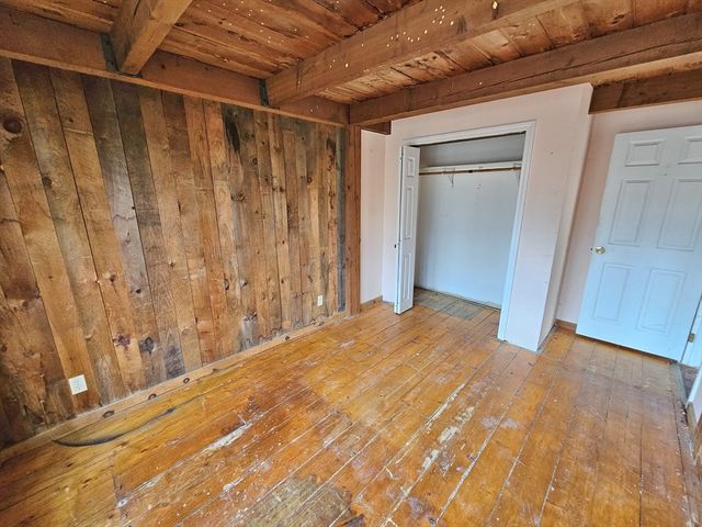 16 Juckett Hill Dr, Belchertown, MA 01007