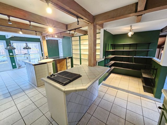 16 Juckett Hill Dr, Belchertown, MA 01007