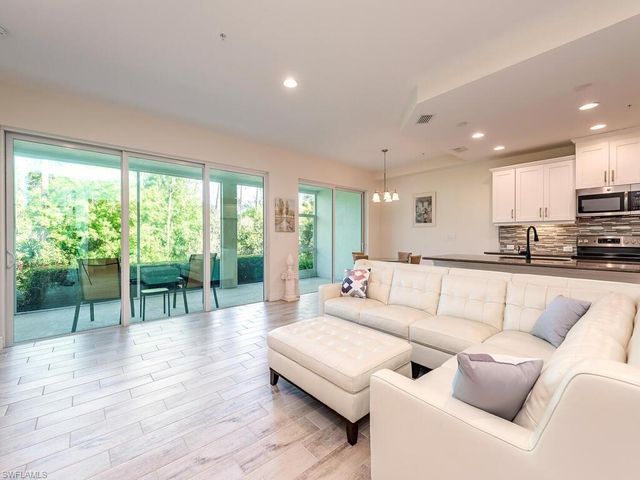 6981 Avalon CIR # 1203, Naples, FL 34112