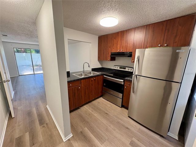409 57TH AVENUE DRIVE E A, Bradenton, FL 34203