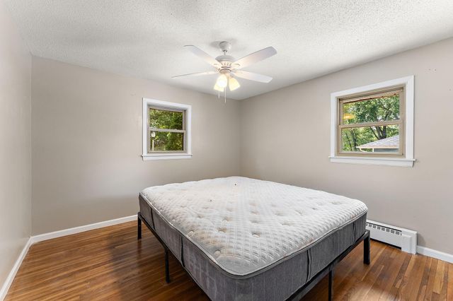 610 Grange Avenue N, Oakdale, MN 55128