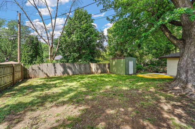 610 Grange Avenue N, Oakdale, MN 55128