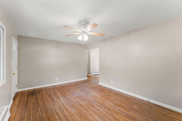 610 Grange Avenue N, Oakdale, MN 55128