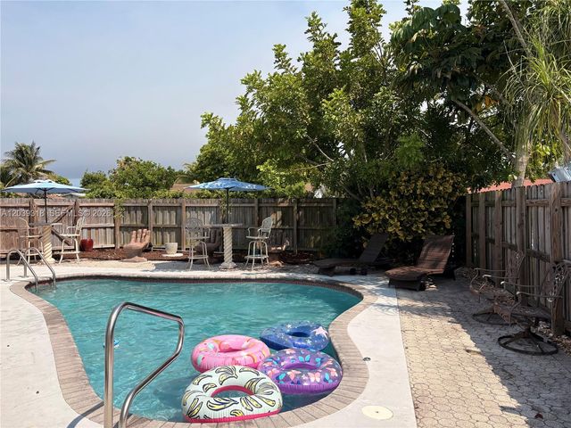 4401 NW 8th St, Coconut Creek, FL 33066