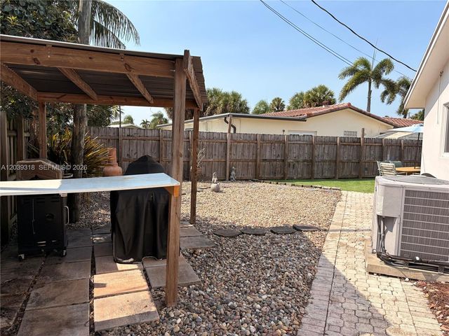 4401 NW 8th St, Coconut Creek, FL 33066