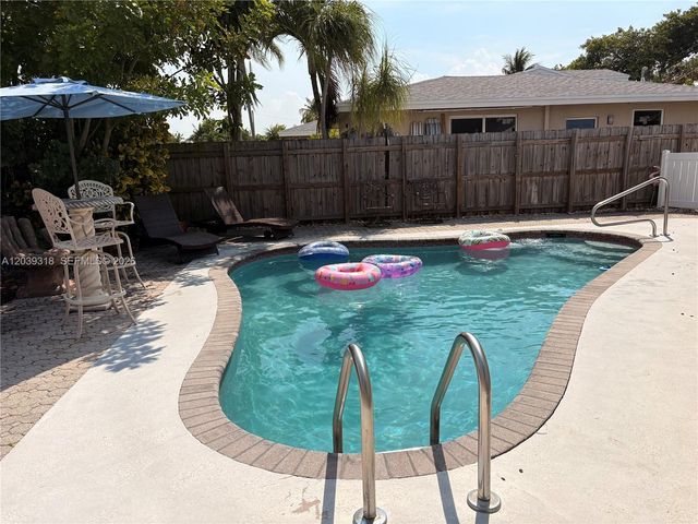 4401 NW 8th St, Coconut Creek, FL 33066