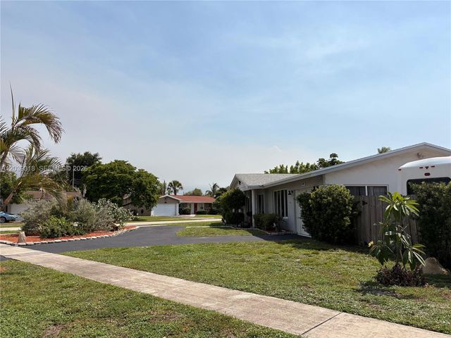 4401 NW 8th St, Coconut Creek, FL 33066