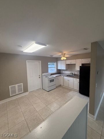 4920 York ST 1, Cape Coral, FL 33904