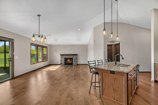 1136 Lanigan Way SW, Saint Joseph, MN 56374