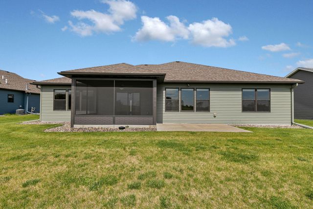 1136 Lanigan Way SW, Saint Joseph, MN 56374