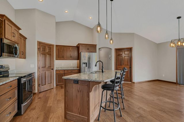 1136 Lanigan Way SW, Saint Joseph, MN 56374