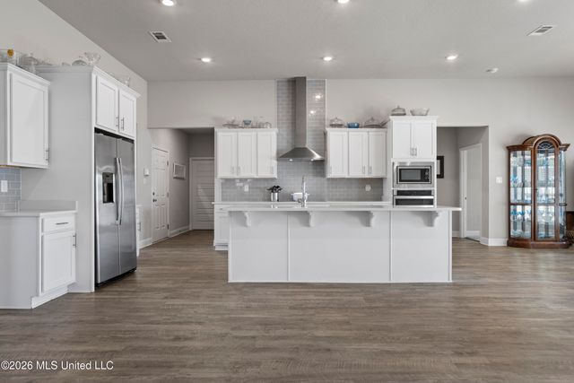 144 Saltmeadow Circle, Ocean Springs, MS 39564