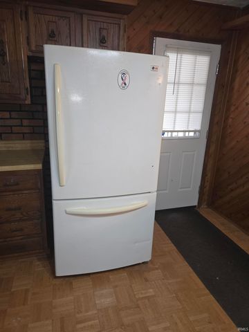 9264 S State Rd 57 Highway, Elberfeld, IN 47613