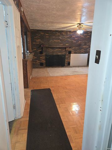 9264 S State Rd 57 Highway, Elberfeld, IN 47613