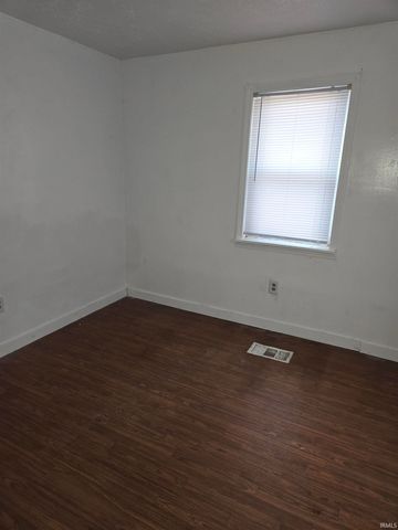 9264 S State Rd 57 Highway, Elberfeld, IN 47613