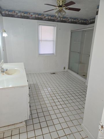 9264 S State Rd 57 Highway, Elberfeld, IN 47613