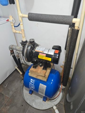 9264 S State Rd 57 Highway, Elberfeld, IN 47613