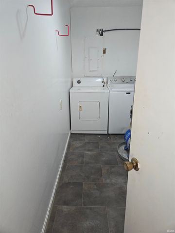 9264 S State Rd 57 Highway, Elberfeld, IN 47613