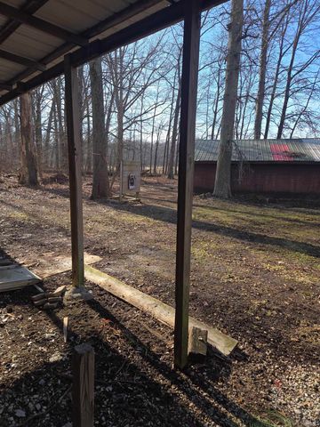 9264 S State Rd 57 Highway, Elberfeld, IN 47613