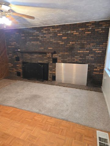 9264 S State Rd 57 Highway, Elberfeld, IN 47613