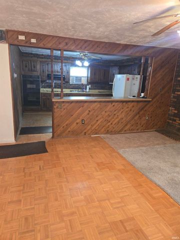 9264 S State Rd 57 Highway, Elberfeld, IN 47613