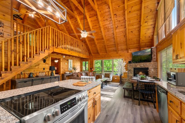 459 Ownby Circle, Gatlinburg, TN 37738