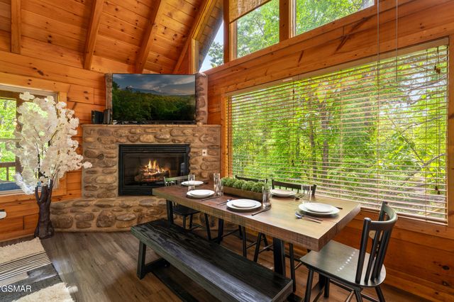 459 Ownby Circle, Gatlinburg, TN 37738