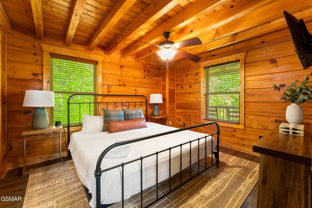 459 Ownby Circle, Gatlinburg, TN 37738