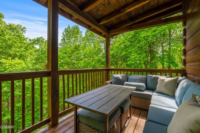 459 Ownby Circle, Gatlinburg, TN 37738