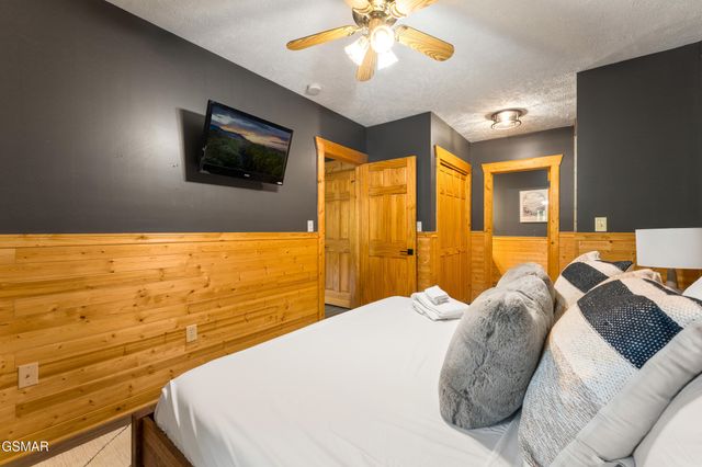 459 Ownby Circle, Gatlinburg, TN 37738